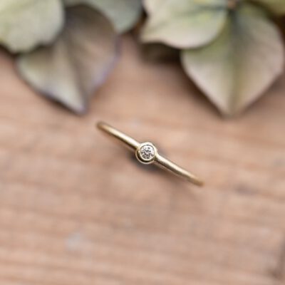 Gelbgoldring mit Brillant