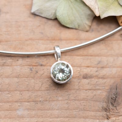 Silberreif mit Prasiolith