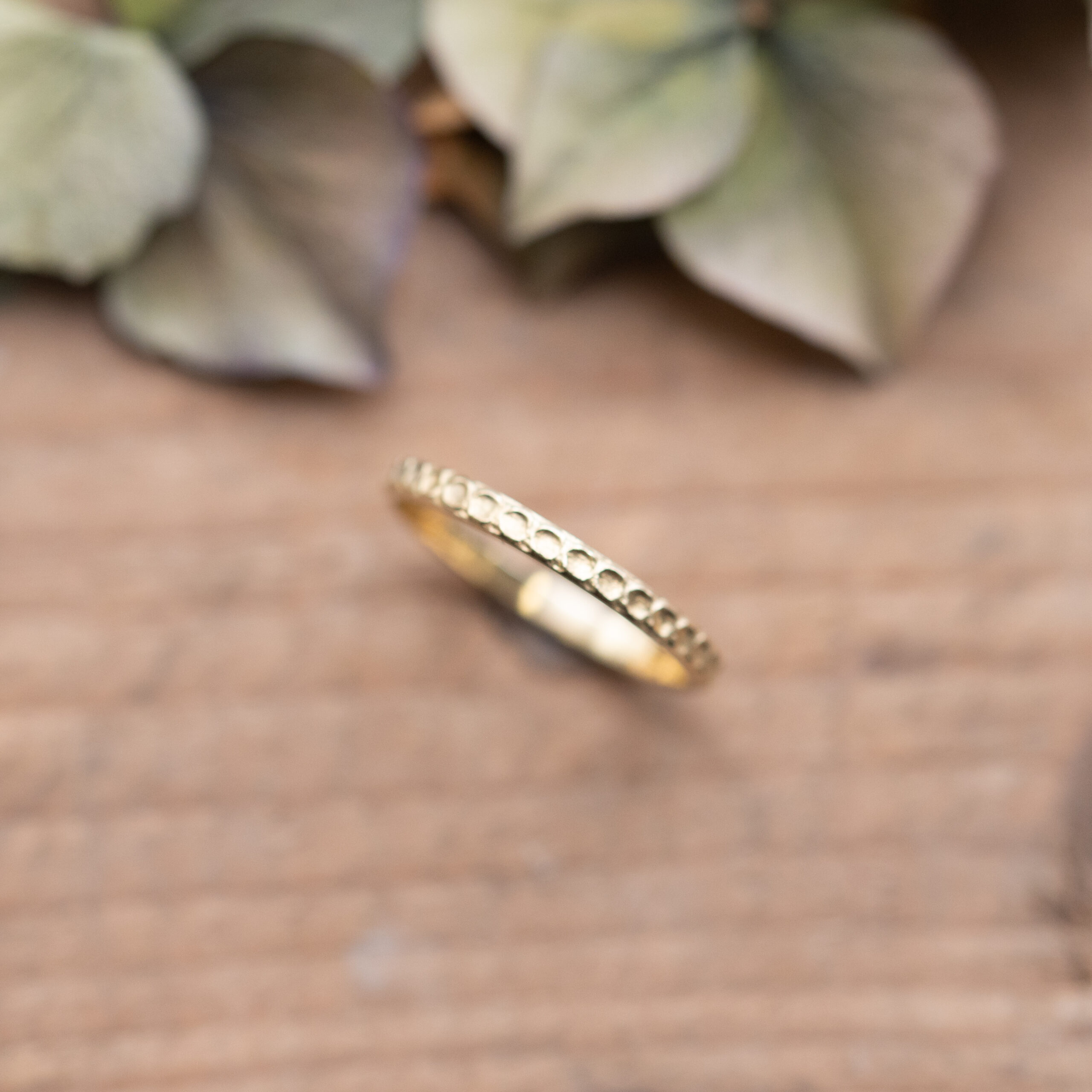 Gelbgoldring mit Muster