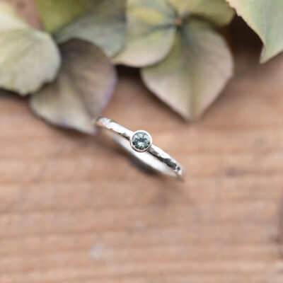 Silberring mit Saphir