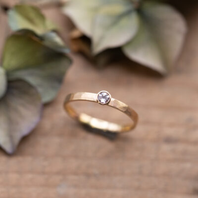 750er Roségoldring mit farbwechselndem Ganat